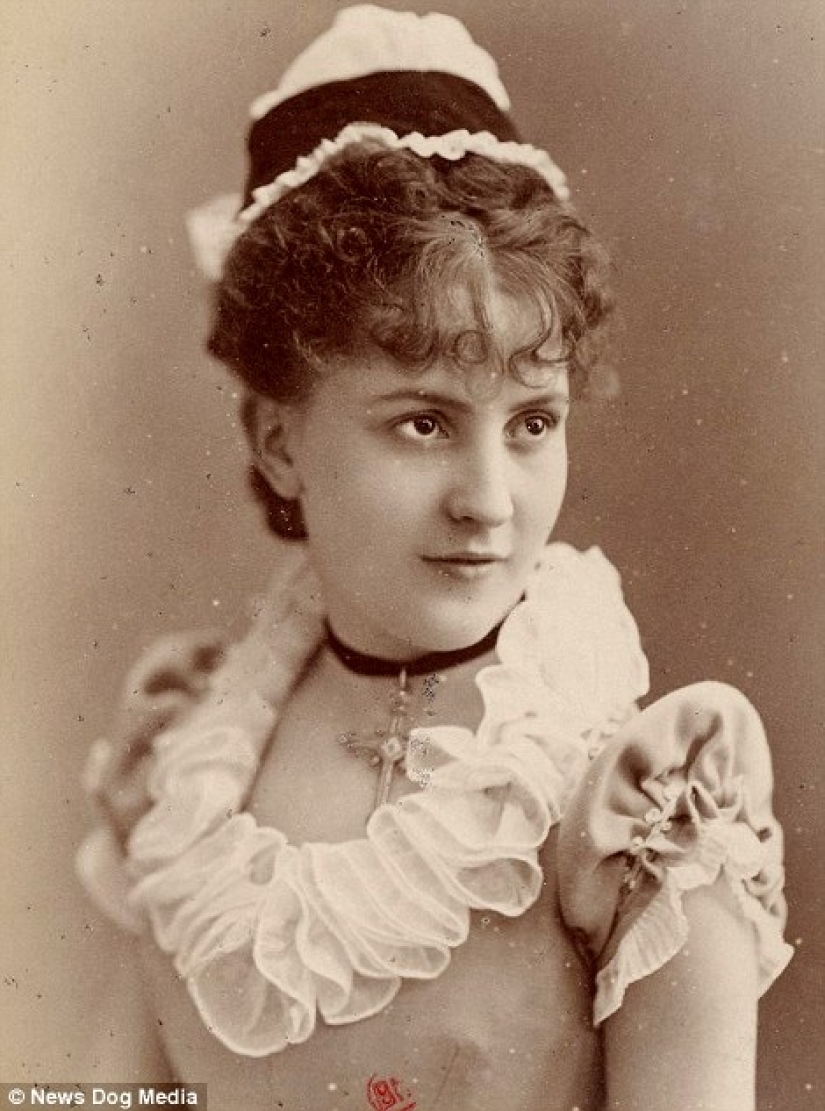 Mujeres que gobernaron París desde la cama: un catálogo escandaloso con cortesanas parisinas del siglo XIX Mujeres que gobernaron París desde la cama: un catálogo escandaloso con cortesanas parisinas del siglo XIX