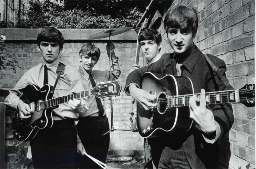 Murió el legendario fotógrafo Terry O'Neill, autor de retratos icónicos de estrellas