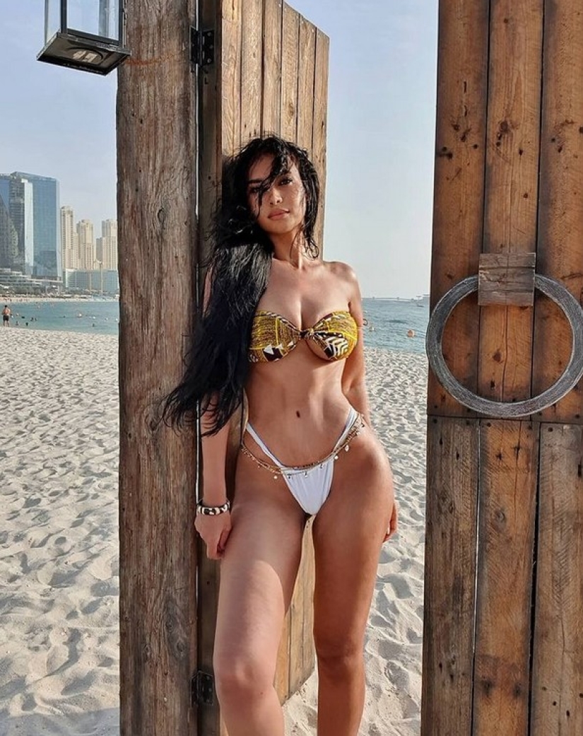 Mysterious Punishment yes Costa is an exotic beauty from Dubai