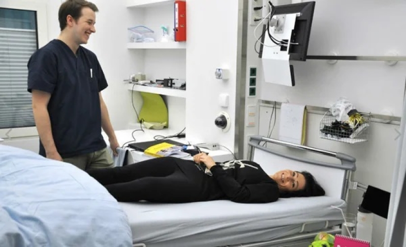NASA is looking for volunteers who will lie in bed for 2 months for 19 thousand dollars