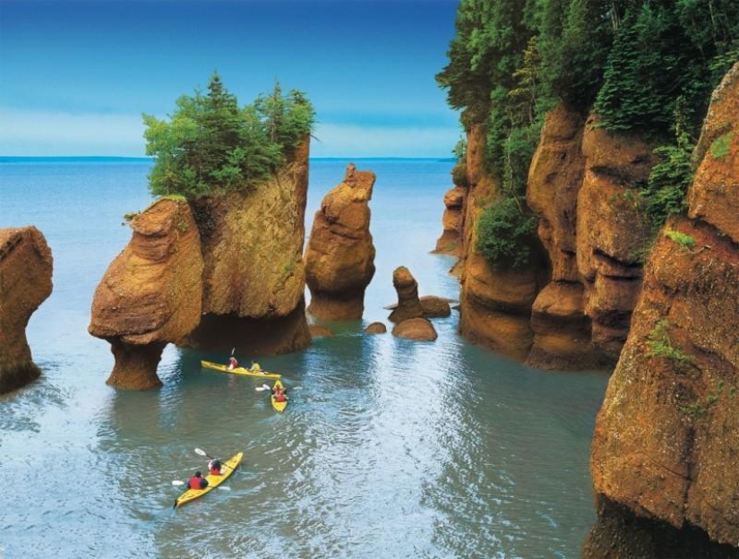 Natural wonder — Hopewell Rocks in the Bay of Fundy Natural wonder — Hopewell Rocks in the Bay of Fundy