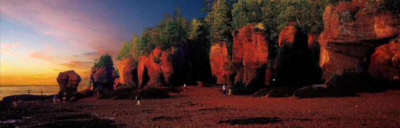 Natural wonder — Hopewell Rocks in the Bay of Fundy Natural wonder — Hopewell Rocks in the Bay of Fundy