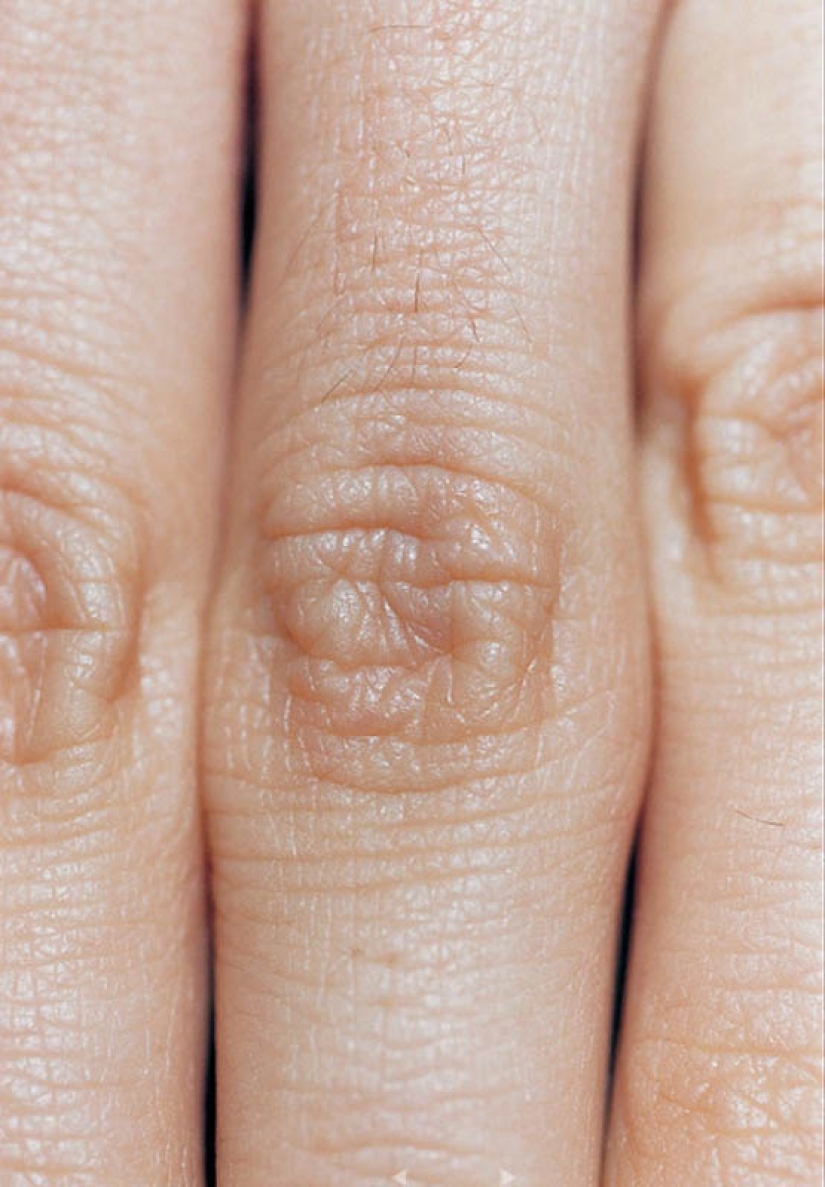 Never closer: Elinor Carucci's family photos from the "Closer" series