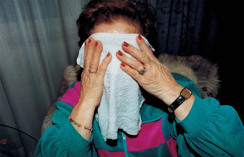 Never closer: Elinor Carucci's family photos from the "Closer" series