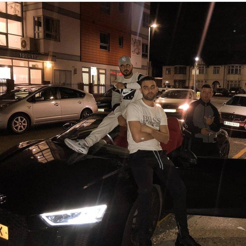 New owners of London: Albanian mafiosi pour photos with money and weapons on Instagram New owners of London: Albanian mafiosi pour photos with money and weapons on Instagram