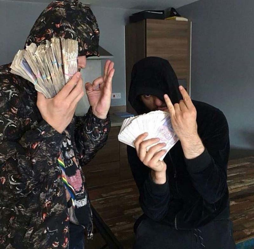 New owners of London: Albanian mafiosi pour photos with money and weapons on Instagram New owners of London: Albanian mafiosi pour photos with money and weapons on Instagram