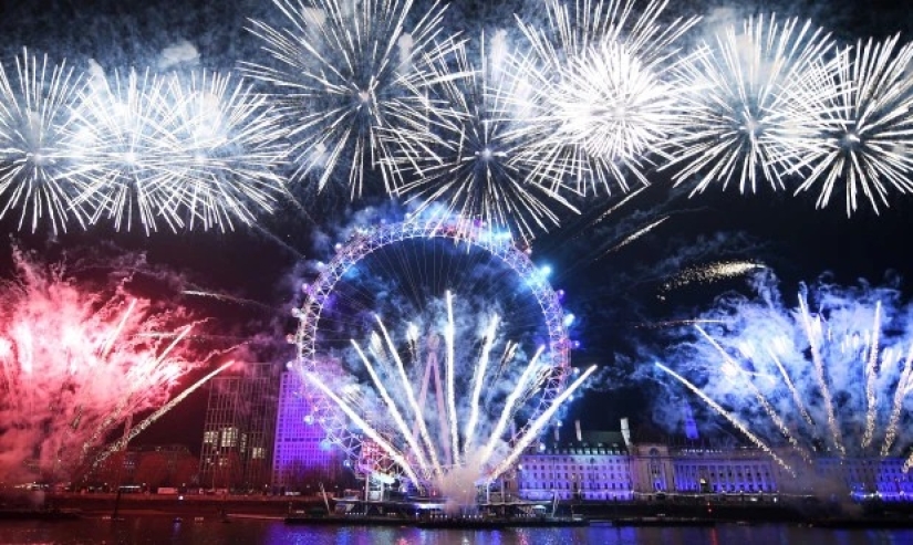 New Year's fireworks: the bright finale of a festive binge in the UK New Year's fireworks: the bright finale of a festive binge in the UK