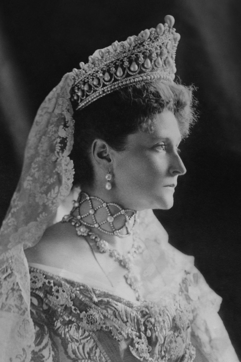 Nicholas II and Alexandra: a 23-year-long honeymoon Nicholas II and Alexandra: a 23-year-long honeymoon