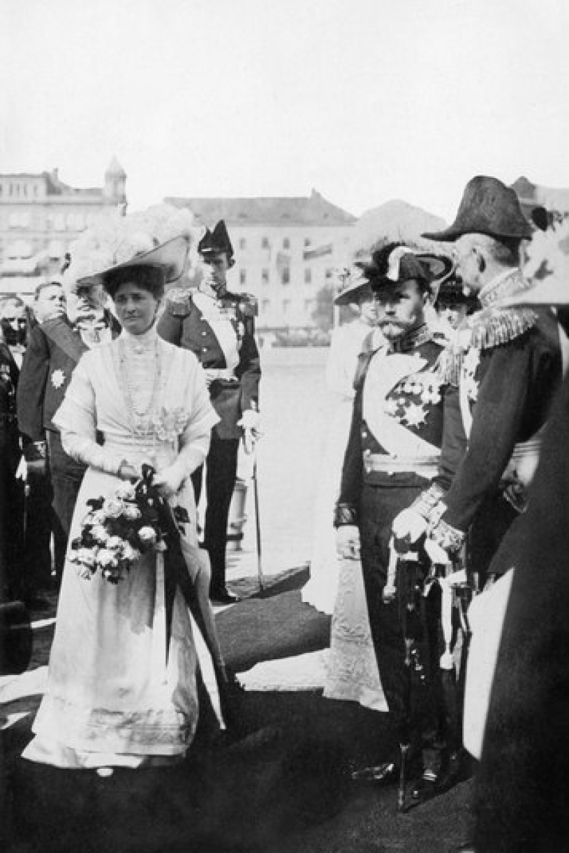 Nicholas II and Alexandra: a 23-year-long honeymoon Nicholas II and Alexandra: a 23-year-long honeymoon