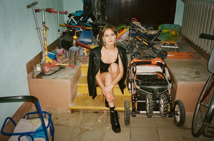 Niñas en las escaleras-el triunfo de las entradas postsoviéticas