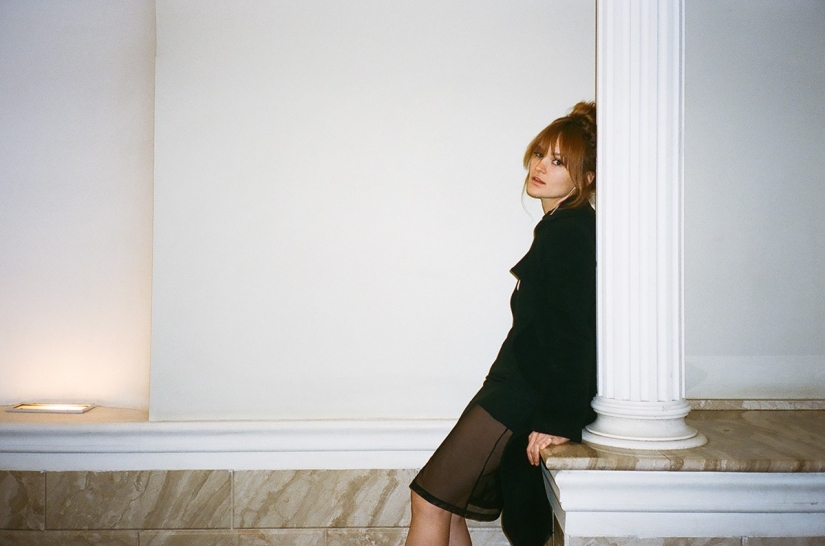 Niñas en las escaleras-el triunfo de las entradas postsoviéticas