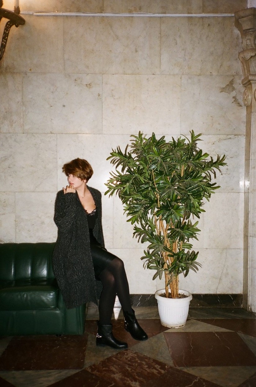 Niñas en las escaleras-el triunfo de las entradas postsoviéticas