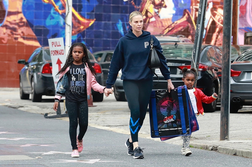 Niño-niña: Niños transgénero Charlize Theron, Cher, Cynthia Nixon y otros Niño-niña: Niños transgénero Charlize Theron, Cher, Cynthia Nixon y otros