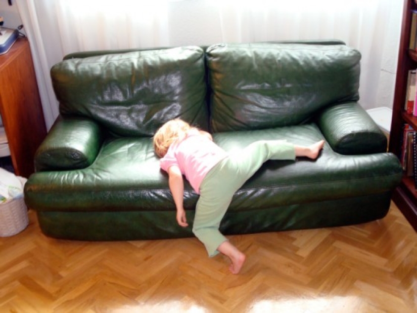 Niños que pueden quedarse dormidos absolutamente en cualquier lugar. Niños que pueden quedarse dormidos absolutamente en cualquier lugar.