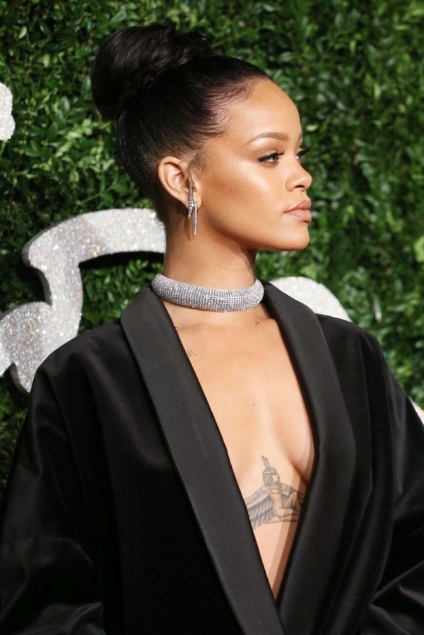 No Bra Day: Top 5 Star Beauties Who Don't Like to Wear a Bra