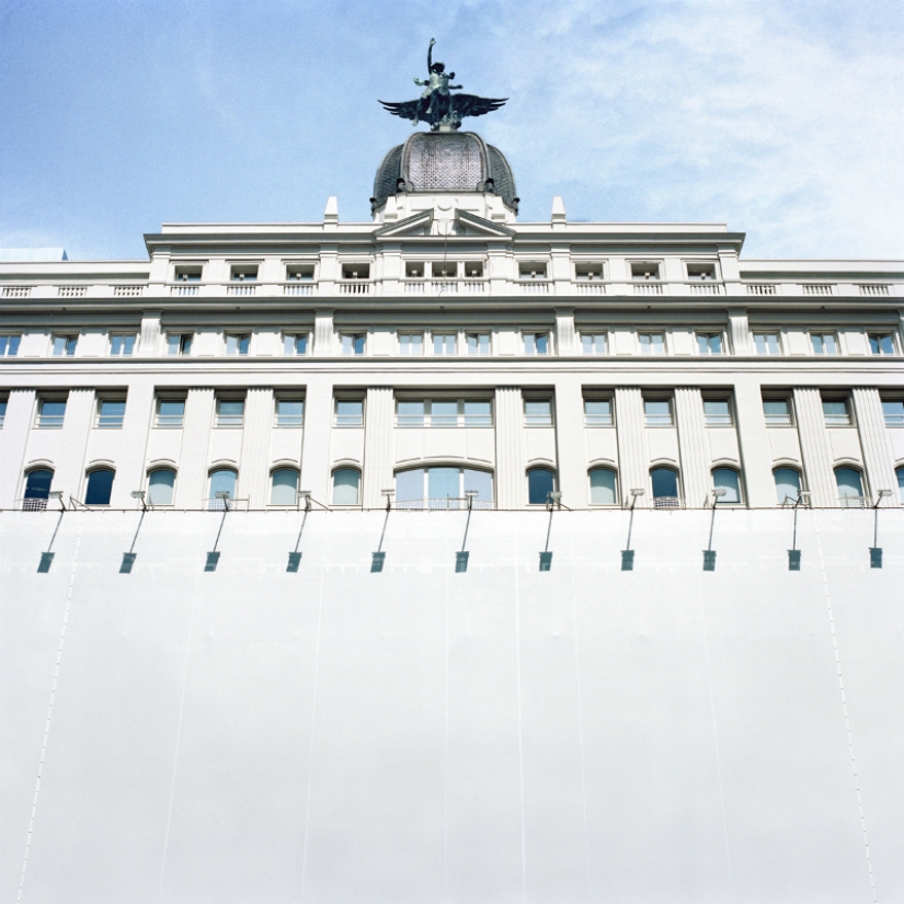 "¡ No hay adblock en ti!": el artista imaginó cómo sería la vida sin publicidad