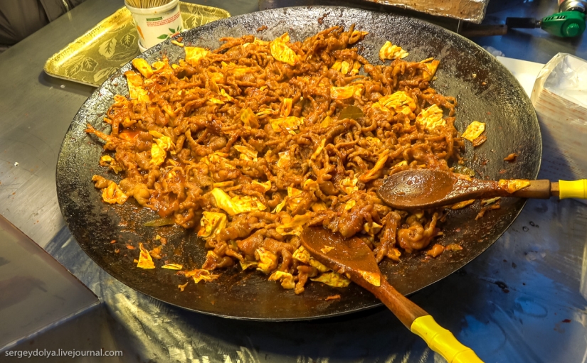 Not a single dog was injured: what to try from street food in seoul