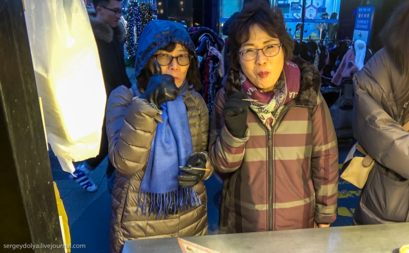 Not a single dog was injured: what to try from street food in seoul