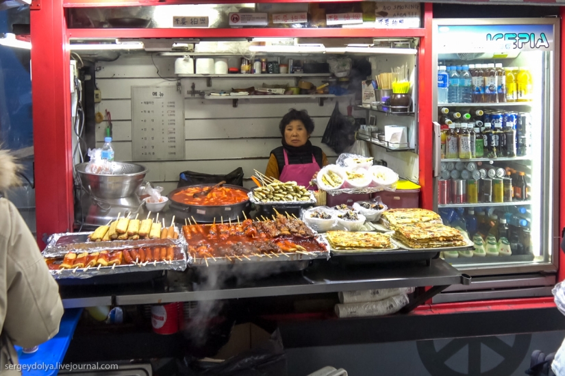 Not a single dog was injured: what to try from street food in seoul