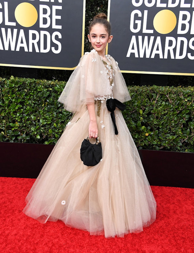 Not childish: very young stars who dress like adults Not childish: very young stars who dress like adults