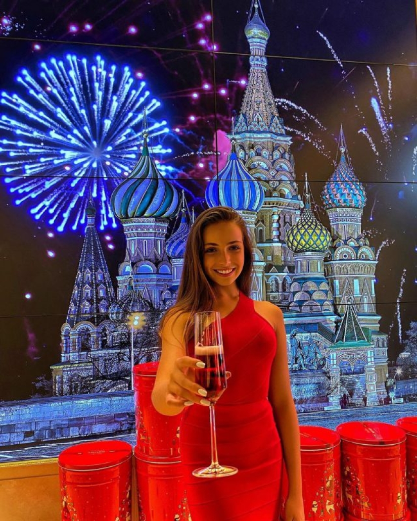 Not childish: very young stars who dress like adults Not childish: very young stars who dress like adults