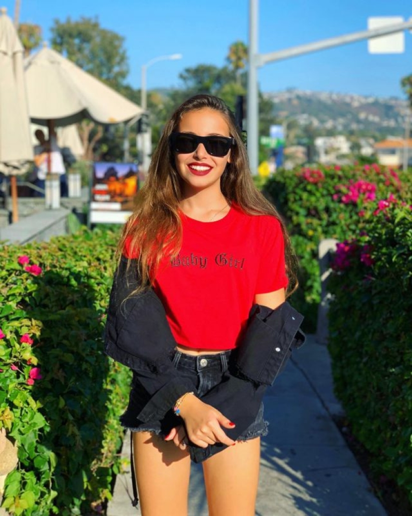 Not childish: very young stars who dress like adults Not childish: very young stars who dress like adults