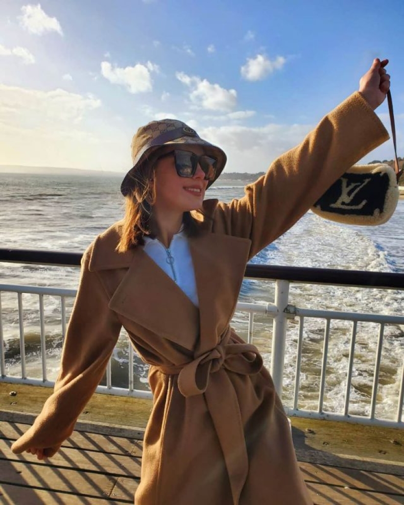 Not childish: very young stars who dress like adults Not childish: very young stars who dress like adults