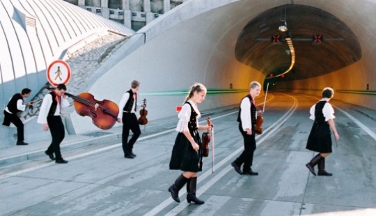 "Nothing special" or absurd photos "Nothing special" or absurd photos