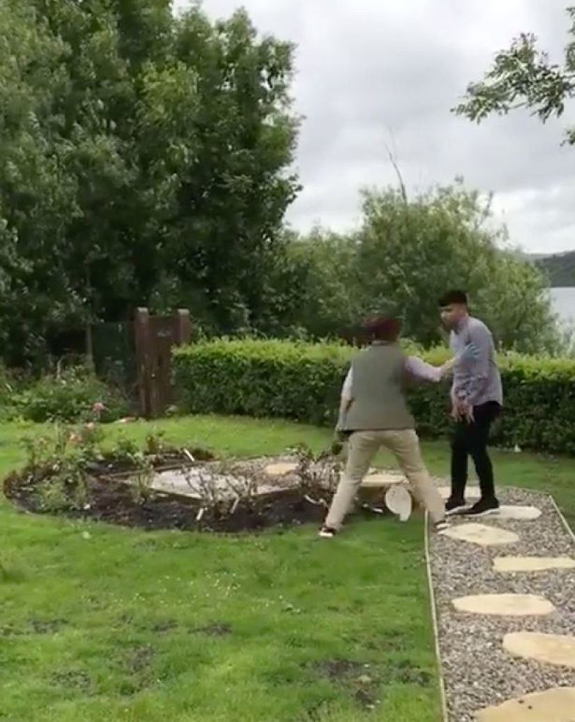 "Now you drive": an American woman flew to Scotland to fuck a guy