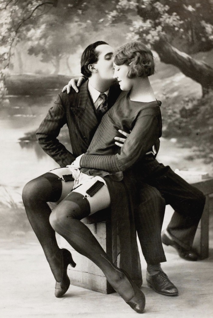 O times! O morals! What erotic postcards looked like in the 20s