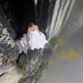 On the Edge: a new word in extreme wedding photography