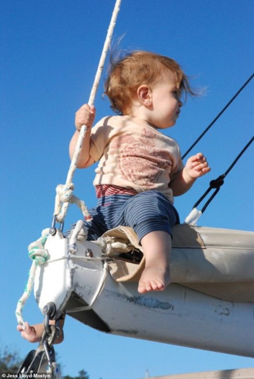 On the same wave: the couple have been traveling on the high seas for 8 years and have given birth to three children during this time