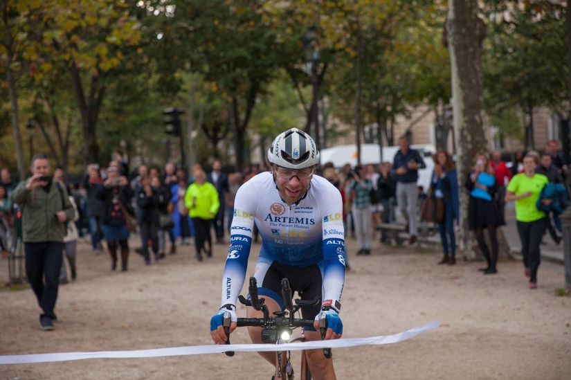 On two wheels around the world: cyclist sets world record in just 79 days On two wheels around the world: cyclist sets world record in just 79 days