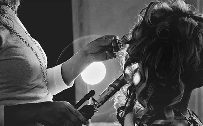 Padre e hija recrearon fotos de boda para despedirse de esposa y madre