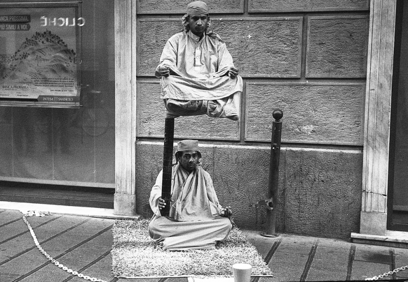 Paraíso habitado por demonios: todos los vicios de San Petersburgo en la lente de Robbie Mackintosh Paraíso habitado por demonios: todos los vicios de San Petersburgo en la lente de Robbie Mackintosh