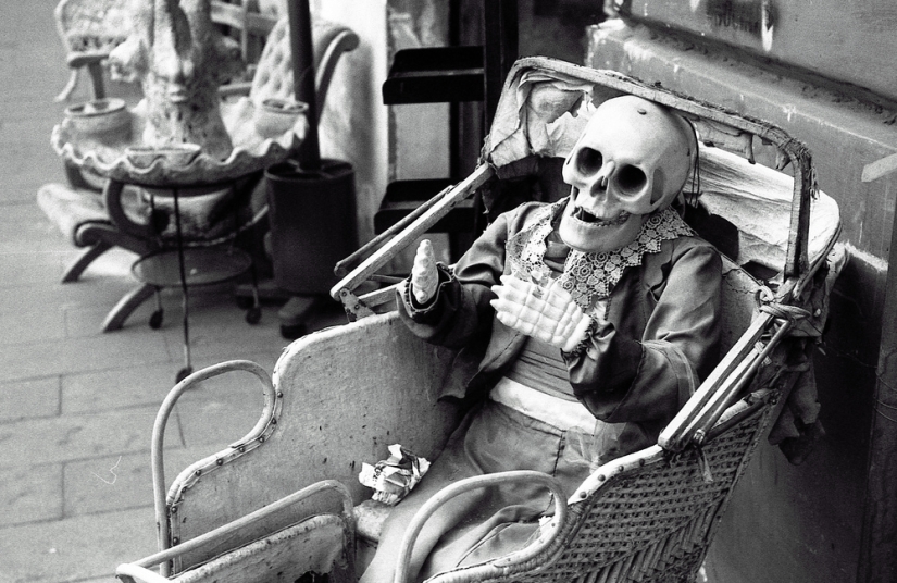 Paraíso habitado por demonios: todos los vicios de San Petersburgo en la lente de Robbie Mackintosh Paraíso habitado por demonios: todos los vicios de San Petersburgo en la lente de Robbie Mackintosh