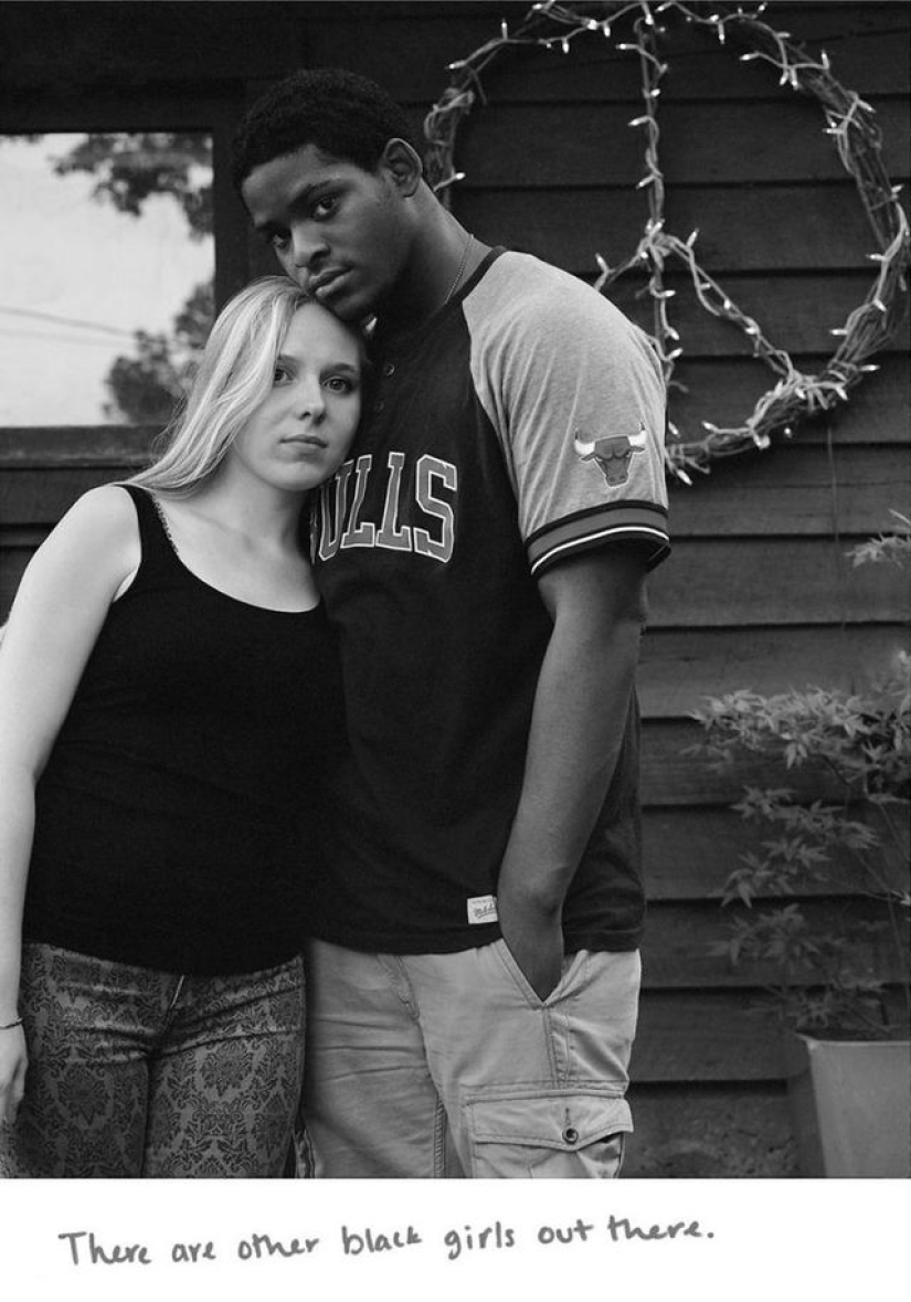 Parejas que están en matrimonios interraciales, y declaraciones maliciosas dirigidas a ellas