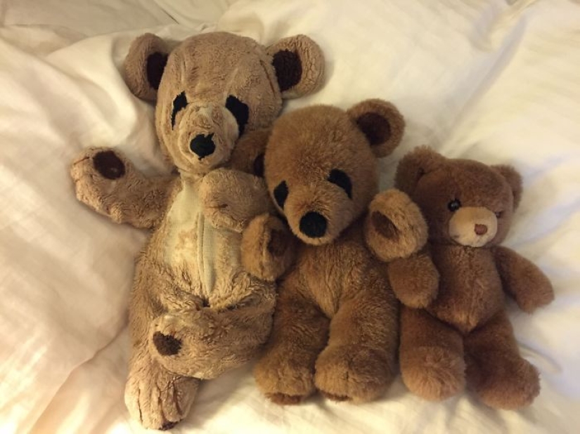 Pasado vs presente: juguetes idénticos con una diferencia de edad de más de 25 años Pasado vs presente: juguetes idénticos con una diferencia de edad de más de 25 años