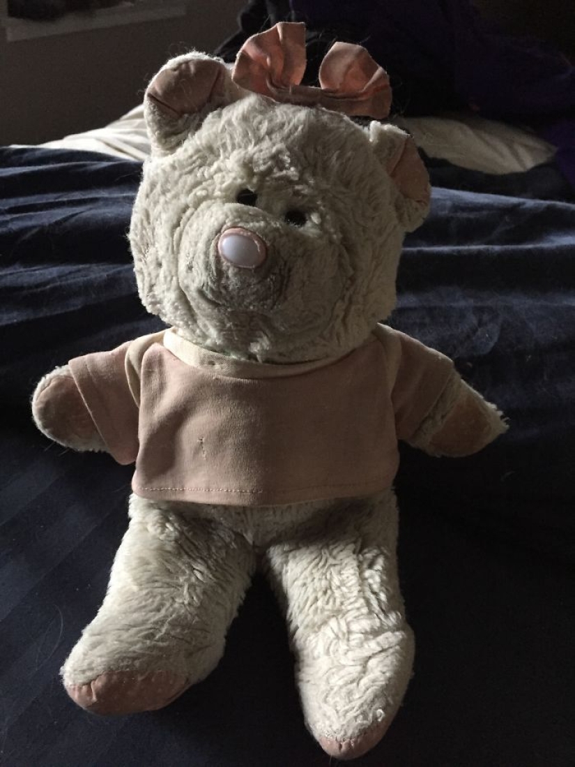 Pasado vs presente: juguetes idénticos con una diferencia de edad de más de 25 años Pasado vs presente: juguetes idénticos con una diferencia de edad de más de 25 años