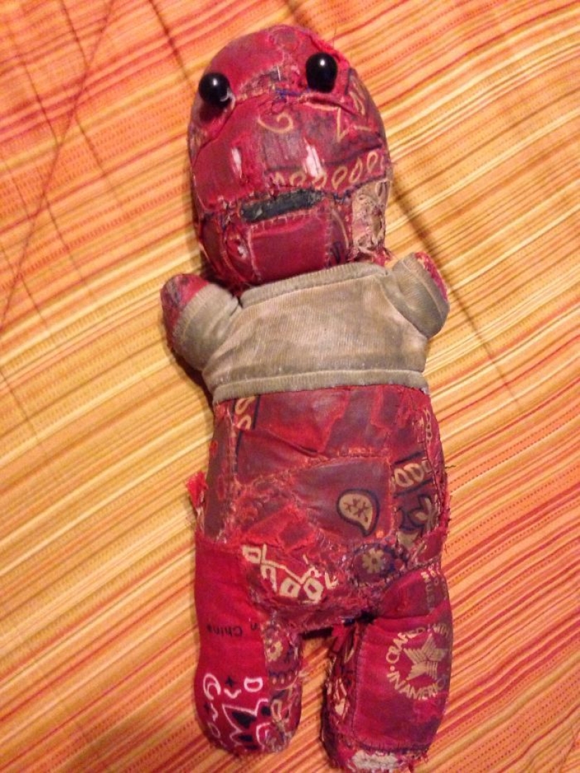 Pasado vs presente: juguetes idénticos con una diferencia de edad de más de 25 años Pasado vs presente: juguetes idénticos con una diferencia de edad de más de 25 años