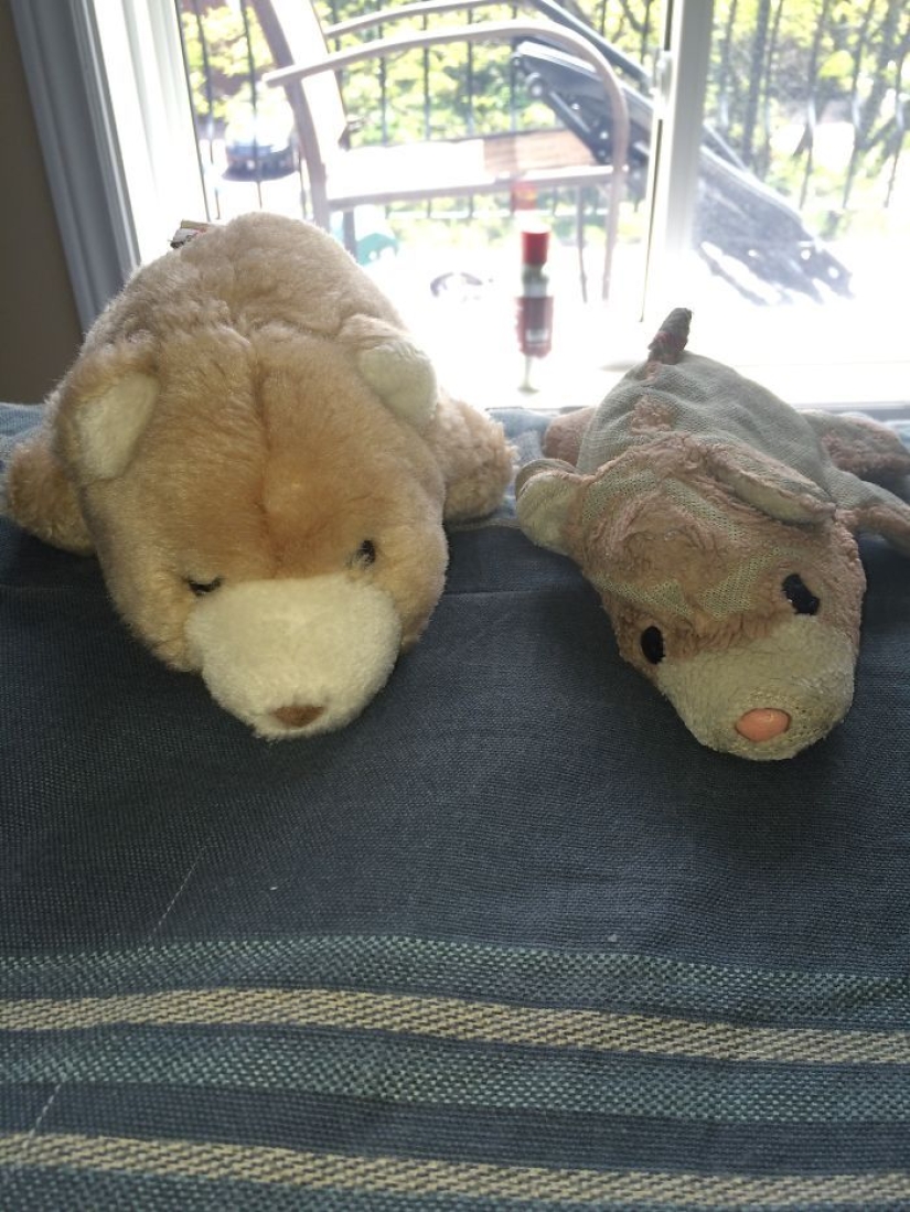 Pasado vs presente: juguetes idénticos con una diferencia de edad de más de 25 años Pasado vs presente: juguetes idénticos con una diferencia de edad de más de 25 años