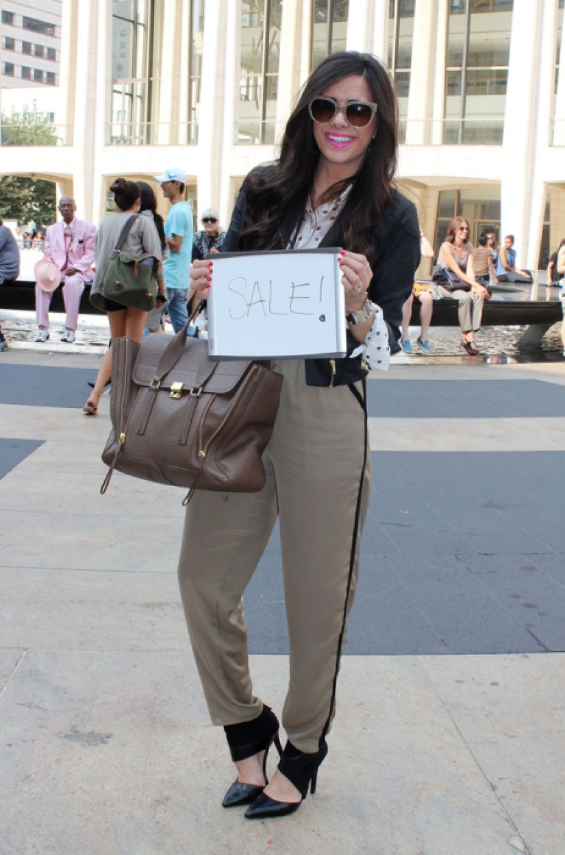 People on the streets of New York admitted how much their clothes cost People on the streets of New York admitted how much their clothes cost