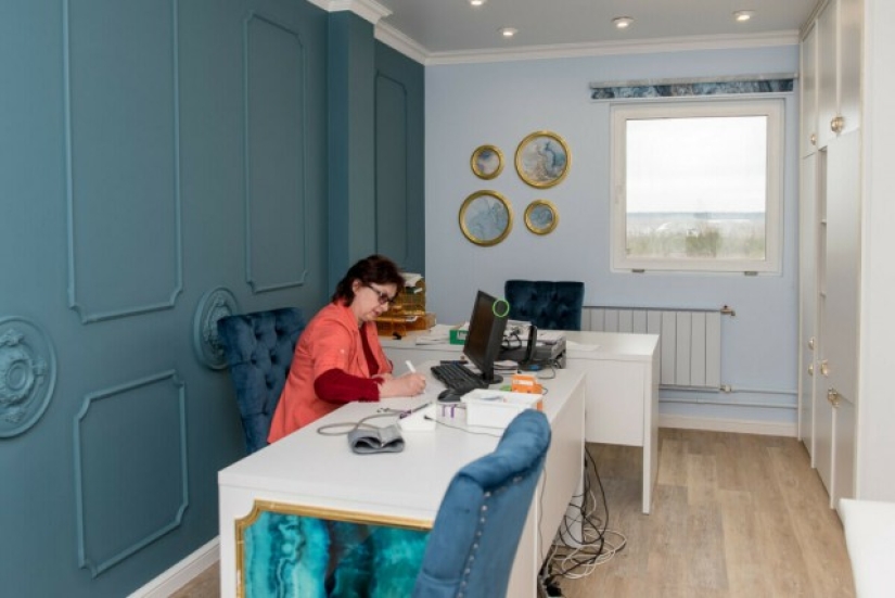 Photo of the Yekaterinburg company's office, which looks more like a palace Photo of the Yekaterinburg company's office, which looks more like a palace