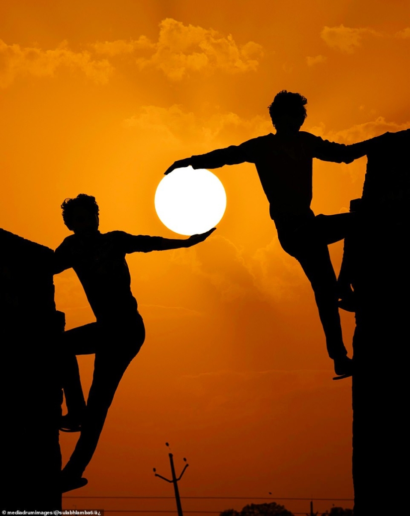 Photographer manipulates the sky to create stunning optical illusion shots Photographer manipulates the sky to create stunning optical illusion shots