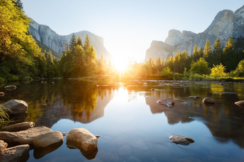 Photographer spent 3 years traveling the world to catch the sun