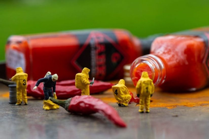 Photographer transforms everyday objects into compelling miniature worlds Photographer transforms everyday objects into compelling miniature worlds