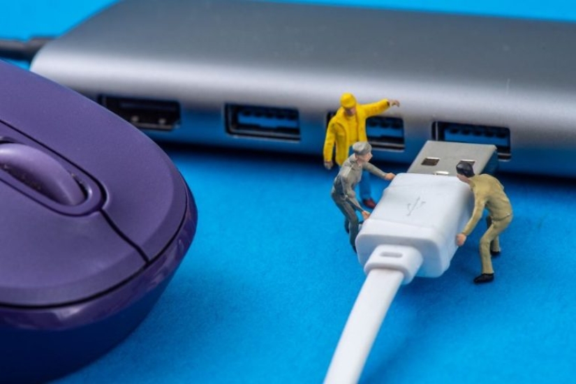 Photographer transforms everyday objects into compelling miniature worlds Photographer transforms everyday objects into compelling miniature worlds