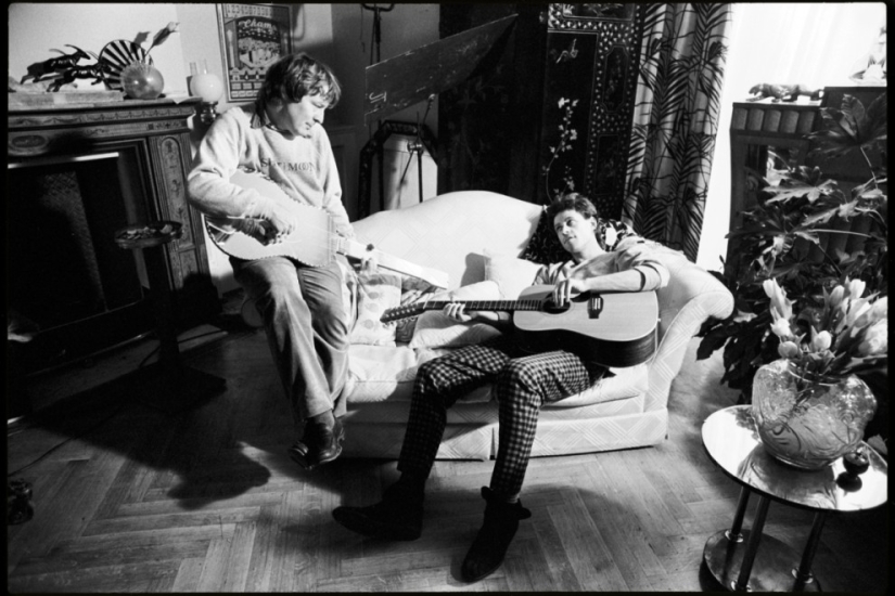 Photos from behind the scenes of the 1982 film Pink Floyd - The Wall
