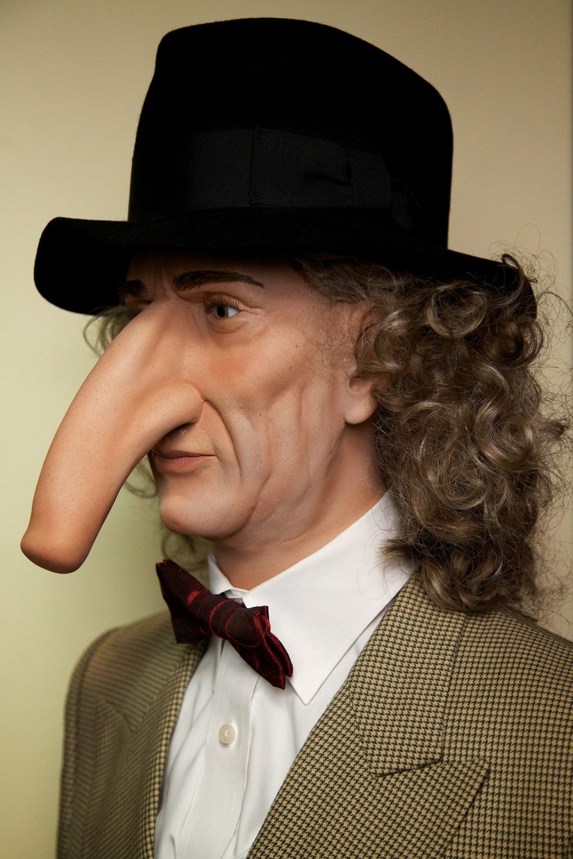 Pinocchio in real life: the man with the longest nose in the world Pinocchio in real life: the man with the longest nose in the world