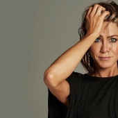 Plank for 2 minutes and rise at 3 am: how 51-year-old Jennifer Aniston trains